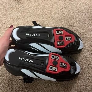 Peloton bike shoes size 39